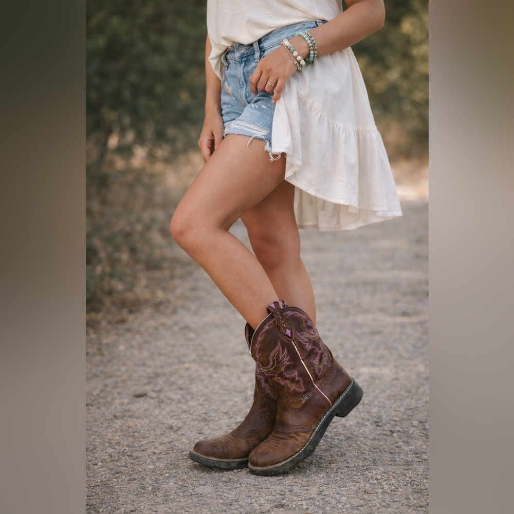Justin Gypsy Women’s Brown Leather Cowboy Boots Pink Stitching
